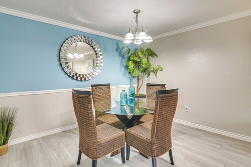 Clear Lake Area Condo: Pool & Fitness Center