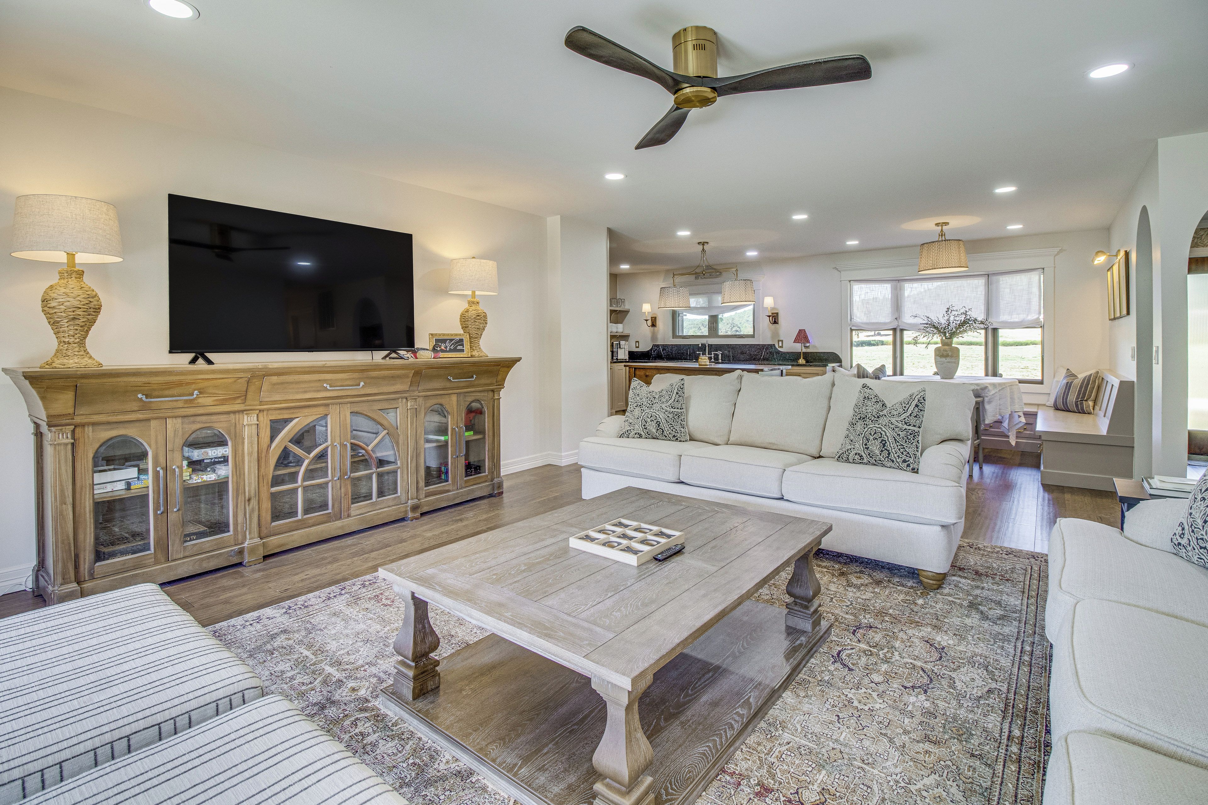 House (3 Bedrooms) | Interior