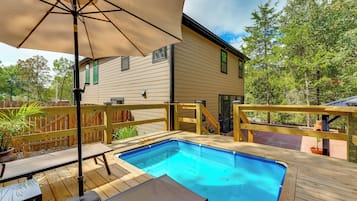 House (4 Bedrooms) | Front of property