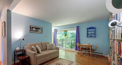 6 Mi to Uconn Health: Cozy Condo w/ Balcony