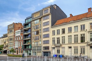 Exterior - Modern, light-filled studio in the center of Leuven. (Leuven)