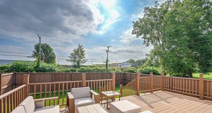 4 Mi to Notre Dame: 2BR South Bend Home