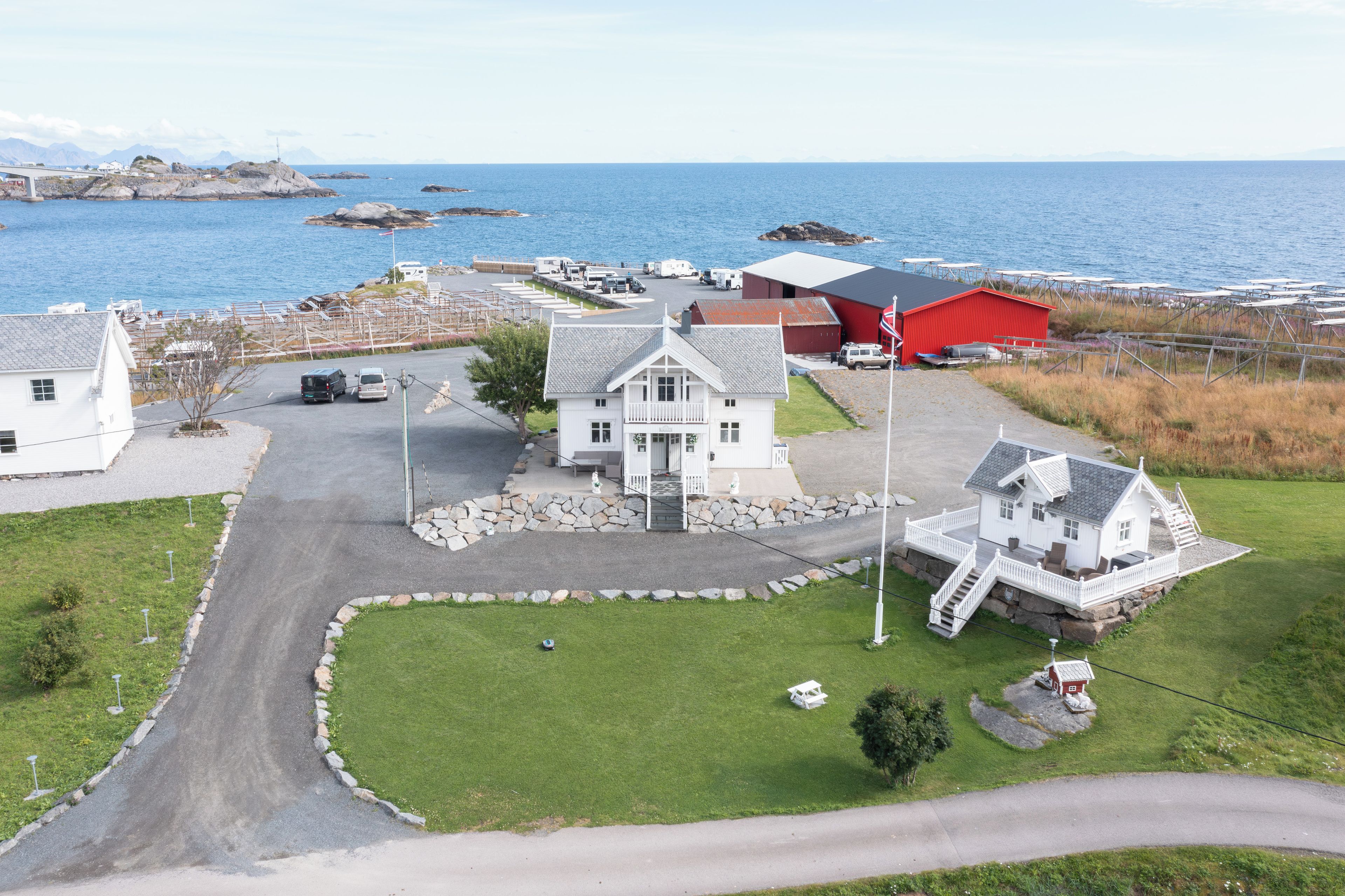 Casa superluxo, 3 quartos, vista para o lago, de frente para o oceano | Fachada