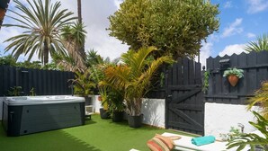 Unclassified image, 2 of 38, button - Vrbo Property (Sonneland (Urbanizacion))
