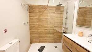 Unclassified image, 5 of 38, button - Vrbo Property (Sonneland (Urbanizacion))