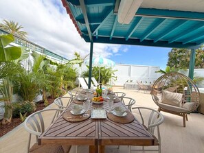 Outdoor dining - Vrbo Property (Sonneland (Urbanizacion))