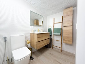 Bathroom - Vrbo Property (Sonneland (Urbanizacion))