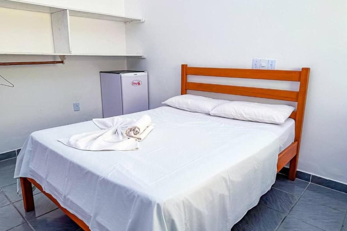 Habitación doble estándar, vista al jardín | Insonorización, tabla de planchar con plancha y wifi gratis