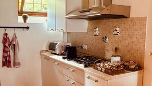 Private kitchen - Vrbo Property (Cison di Valmarino)