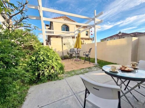 Private Entrance Suite A/Private Bath/Wifi/Yard