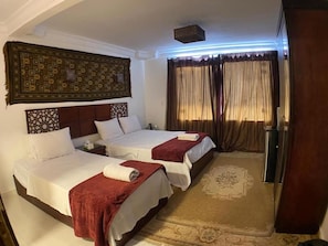 Luxury Double or Twin Room, Mountain View | Free WiFi - Oscar Pyramids view (Giza)