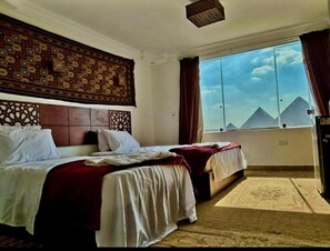 Luxury Double or Twin Room, Mountain View | Free WiFi - Oscar Pyramids view (Giza)