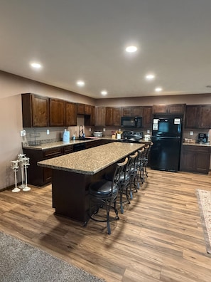Unclassified image, 4 of 23, button