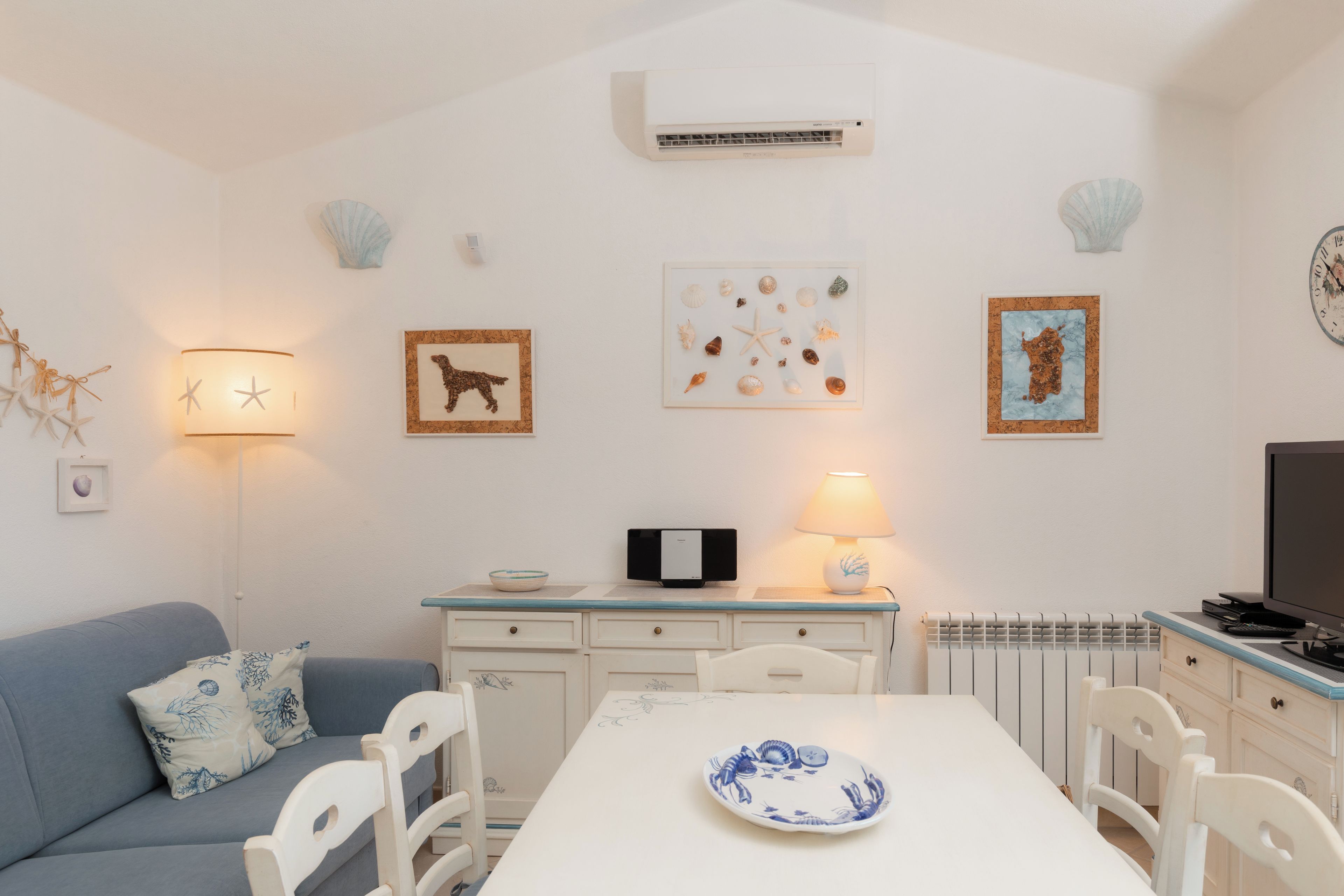 House, 2 Bedrooms, Patio, Sea View | Living area | 30-inch TV with satellite channels