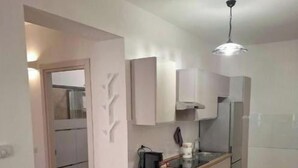 Private kitchen - Vrbo Property (Cascia)