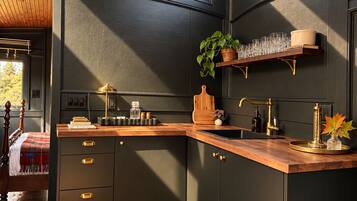 Coffee/tea maker, fridge, microwave, electric kettle