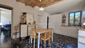 Dining - Lovely 3-bedroom farmhouse in Les Avenières Veyrins-Thuellin - Horse Friendly (Les Avenières Veyrins-Thuellin)