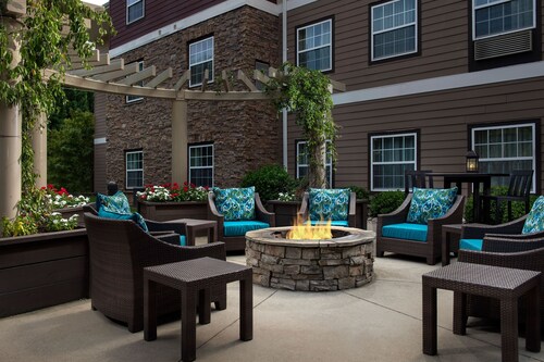 Accessible 1BR King Suite w/ Tub | Daily Breakfast