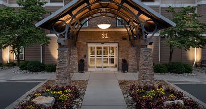 Accessible 1BR Suite w/ Daily Hot Breakfast + Pool