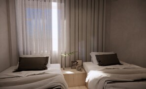 Ảnh chưa phân loại, 4 trong số 17 ảnh, nút
