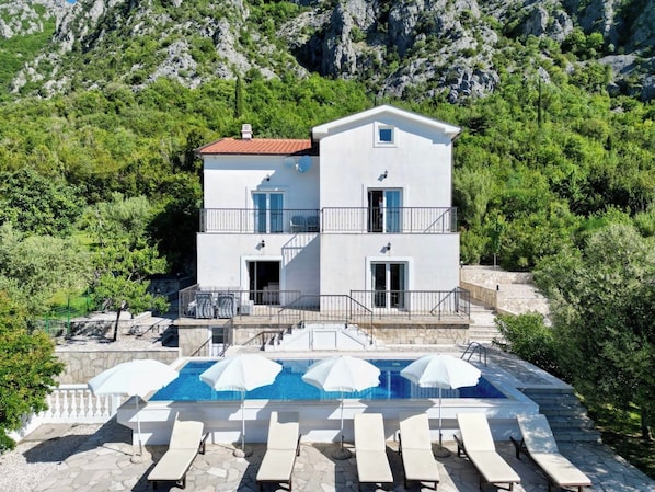 Unclassified image, 1 of 43, button - Villa Melanie (Herceg Novi)