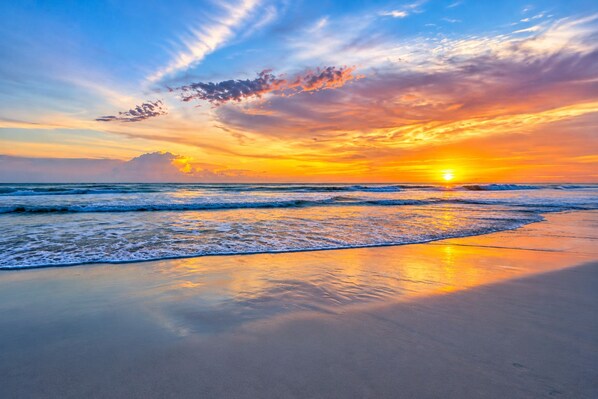 90 Seconds to Beach! Heated Pool & Bikes/Kayak! in Holmes Beach | Cheap ...