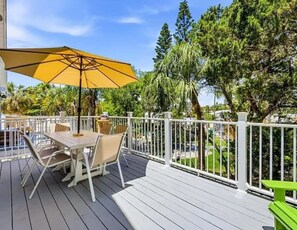 90 Seconds to Beach! Heated Pool & Bikes/Kayak! in Holmes Beach | Cheap ...