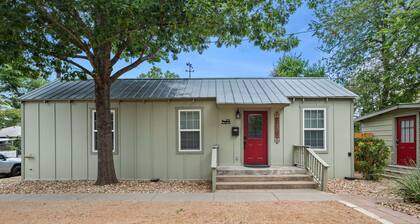Charming 1 BDRM House | Walk to Georgetown Square