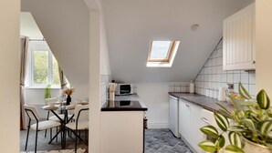 Apartment | Private kitchen - Stephenson View (Newcastle upon Tyne)