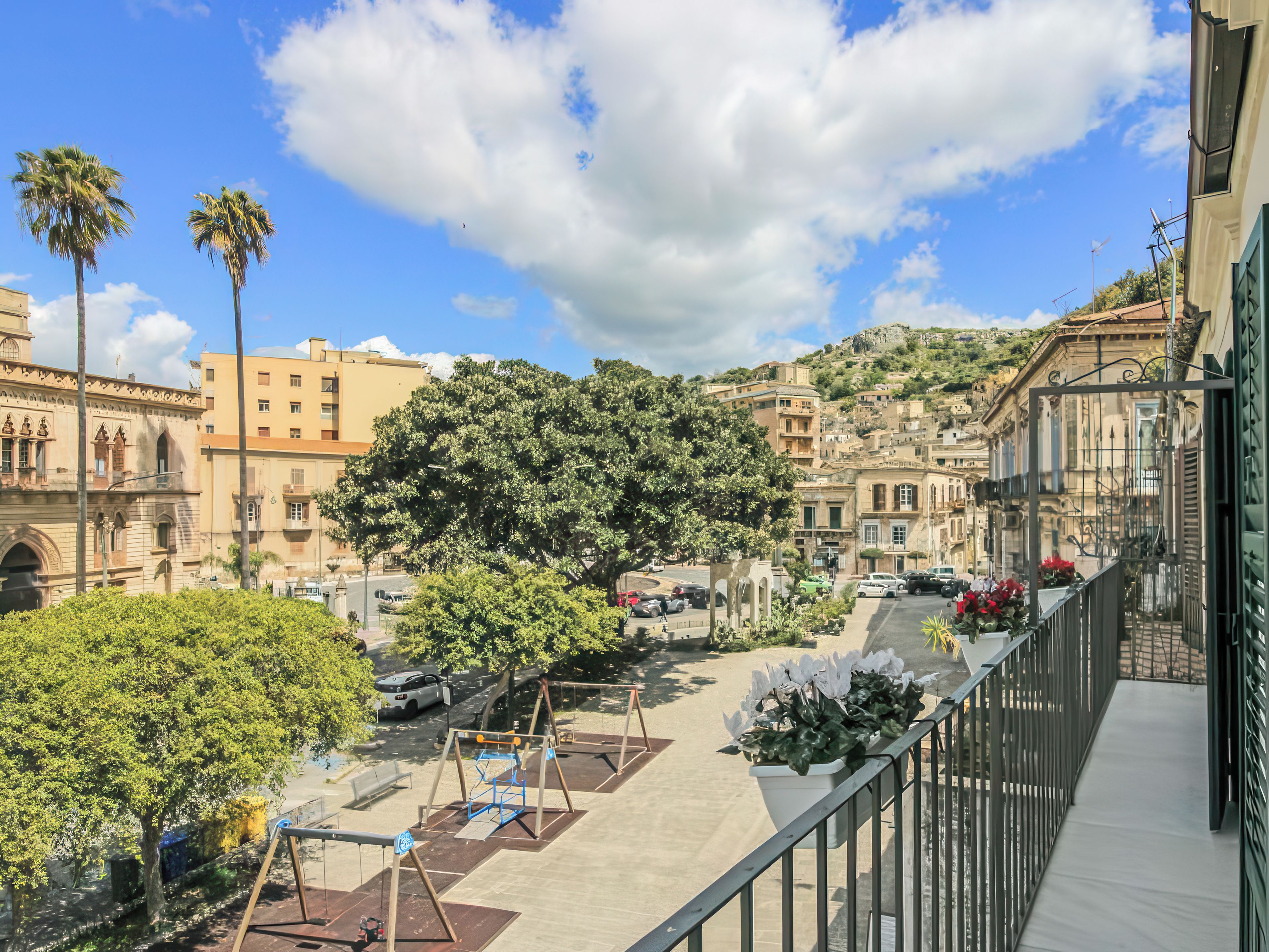 House, Balcony | Property grounds