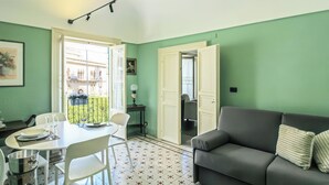 Ferienhaus, Balkon | Wohnbereich