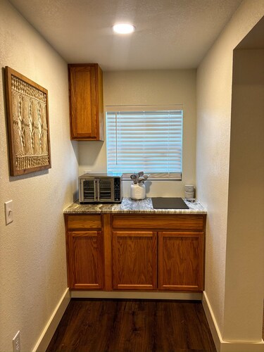 2 BR/Downtown Bryan Apt - Walk to Everything