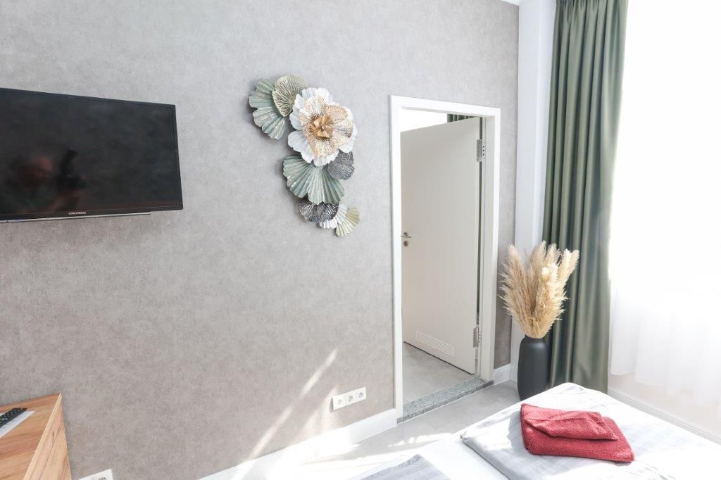 Family Room, City View | In-room safe, blackout drapes, soundproofing, WiFi (free)