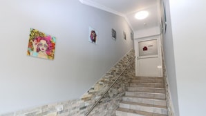 Pintu masuk interior