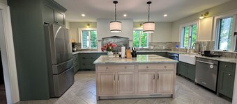 Pen y Bryn - 5BR Blue Ridge Luxury Retreat with Pool, Library & Game Room