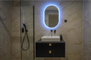 Bathroom - ALPHA Luxury Apartments (Athina)