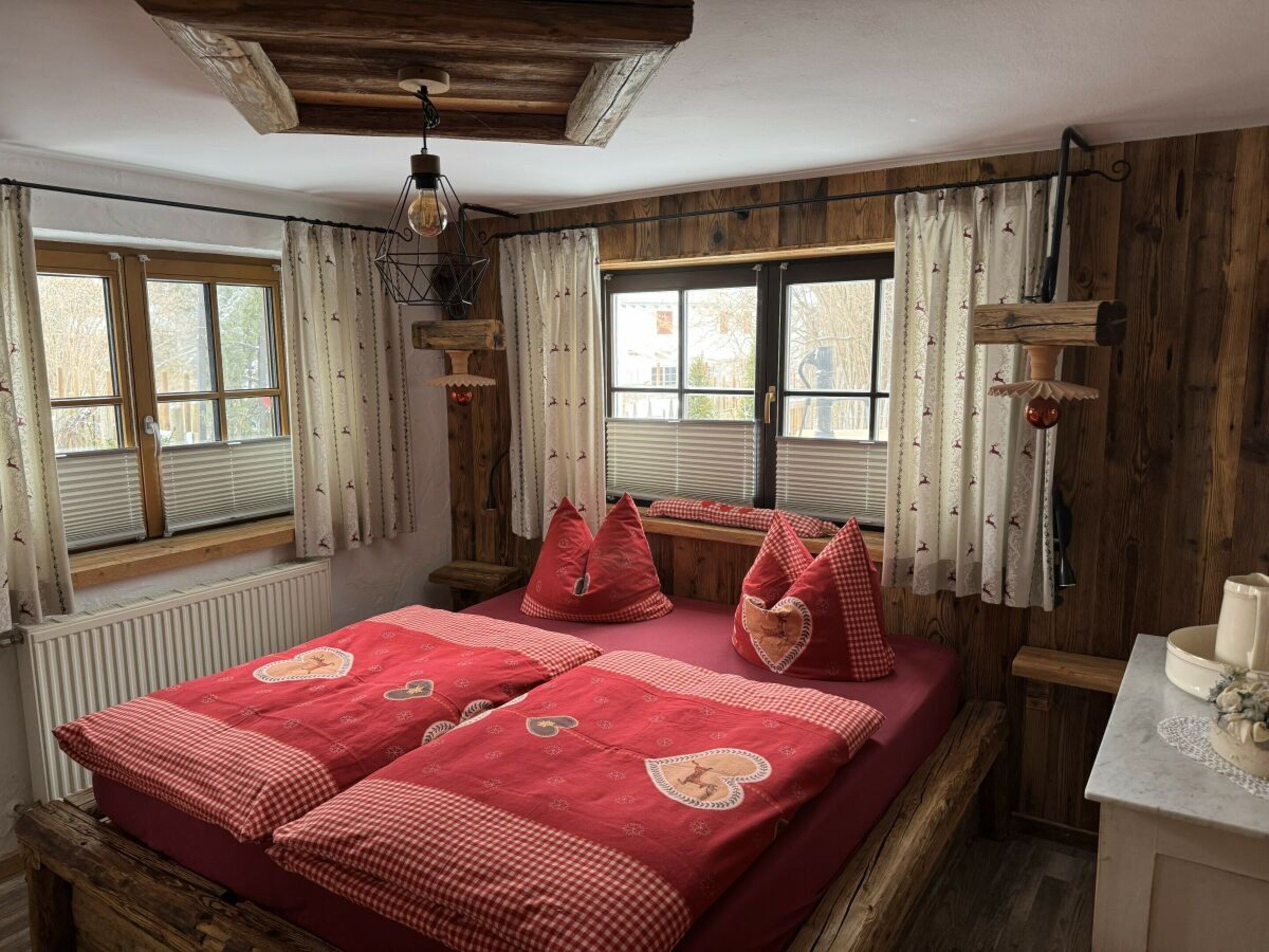 Cottage | 1 bedroom, iron/ironing board, individually furnished