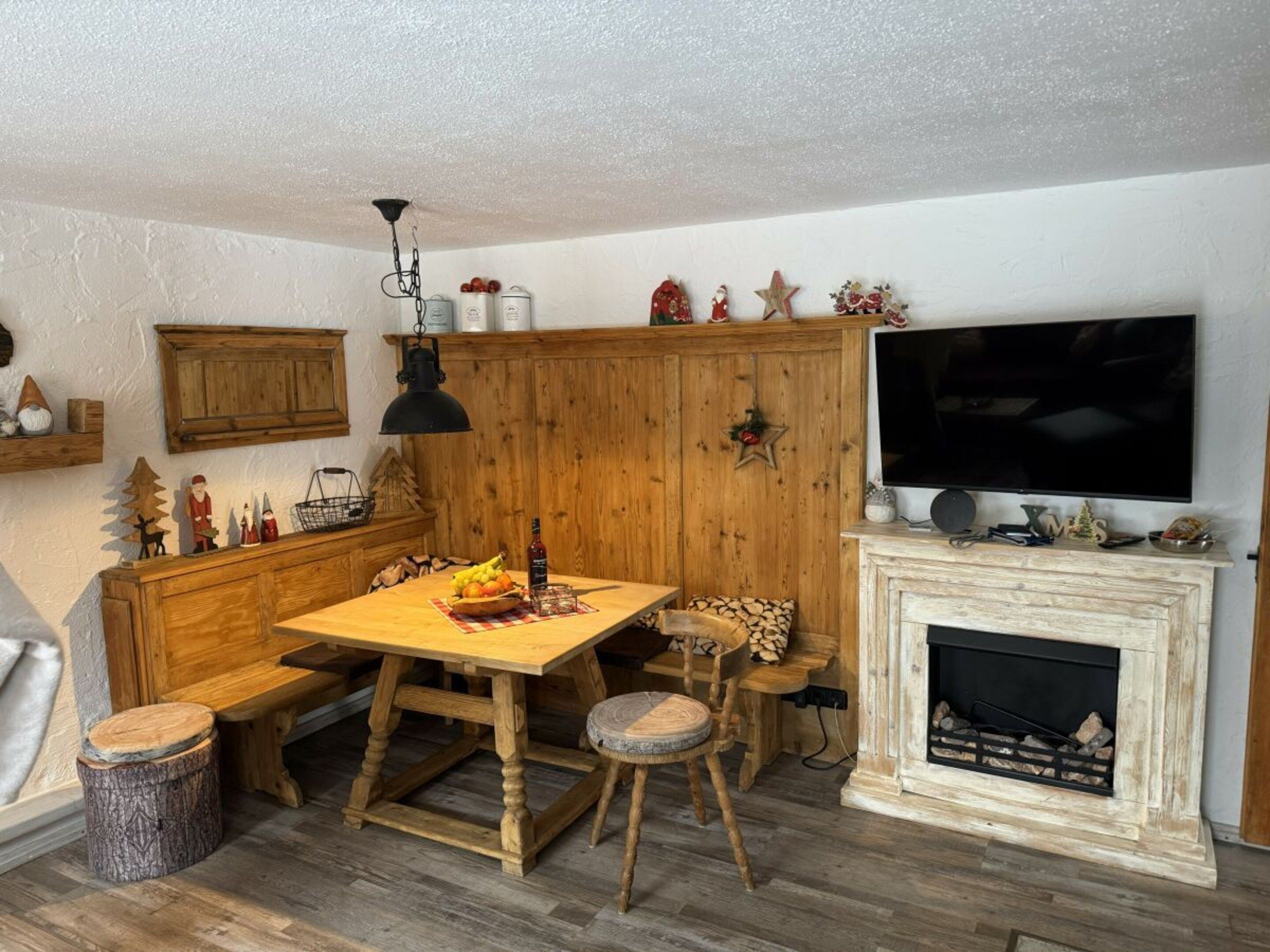 Cottage | Dining