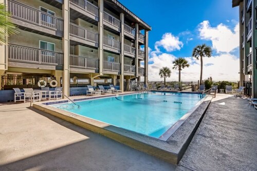 Oceanfront Condo Pool Direct Beach