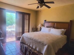 Room - Poolside with Island Views and steps to Beach (Nopolo)