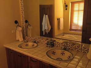 Bathroom - Poolside with Island Views and steps to Beach (Nopolo)