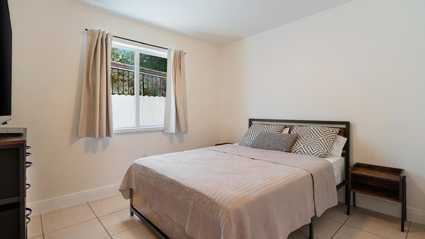 Unclassified image, 1 of 10, button - Stylish pet-friendly 2BR 1 BR minutes from Wynwood, Design District & MIA. (Miami)