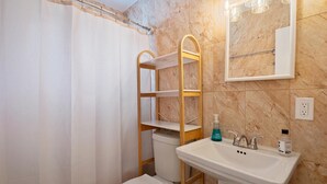 Unclassified image, 3 of 10, button - Stylish pet-friendly 2BR 1 BR minutes from Wynwood, Design District & MIA. (Miami)