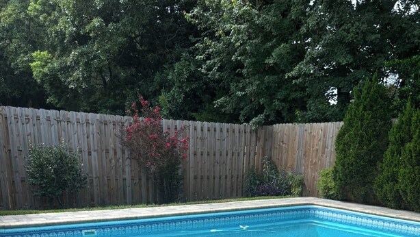 Pool - Home in the heart of Fort Walton Beach with private pool, minutes fromthe beach (Fort Walton Beach)