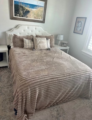 Room - Delightful 2-bedroom house with AC in Sioux Falls (Sioux Falls)