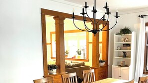 Unclassified image, 3 of 31, button - Charming 3-Bedroom Alexander House (Saginaw)