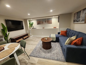 Living area - CozyCasita Modern Suit (Mission)