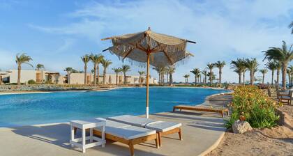 Peaks - Soma Bay Beachfront Mesca Cabana