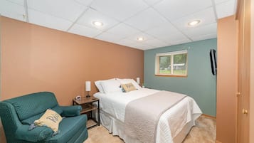Iron/ironing board, travel crib, WiFi, bed sheets