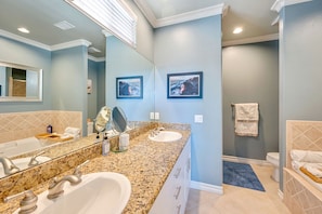 Bathroom - HB Sands 12th Paradise. 4 blocks to the beach and 6 blocks to Main St (Huntington Beach)